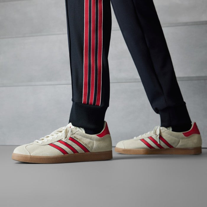 Adidas Gazelle Manchester United Cream White MUFC Red Core Black JS3040