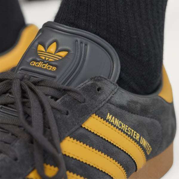 Adidas Gazelle Manchester United Utility Black Preloved Yellow Gum JR1410