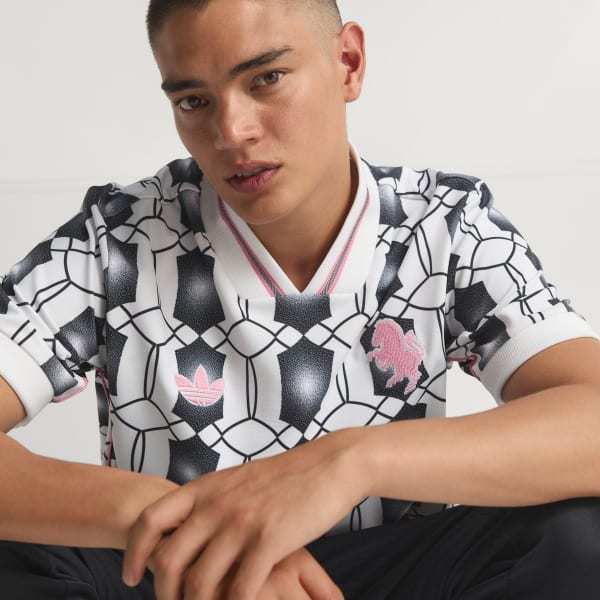 Adidas Juventus Turin Lifestyler Jersey White Black JM9447