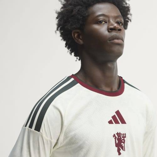 adidas Manchester United 26/27 Authentic Long Sleeve Third Jersey Ivory KC4771