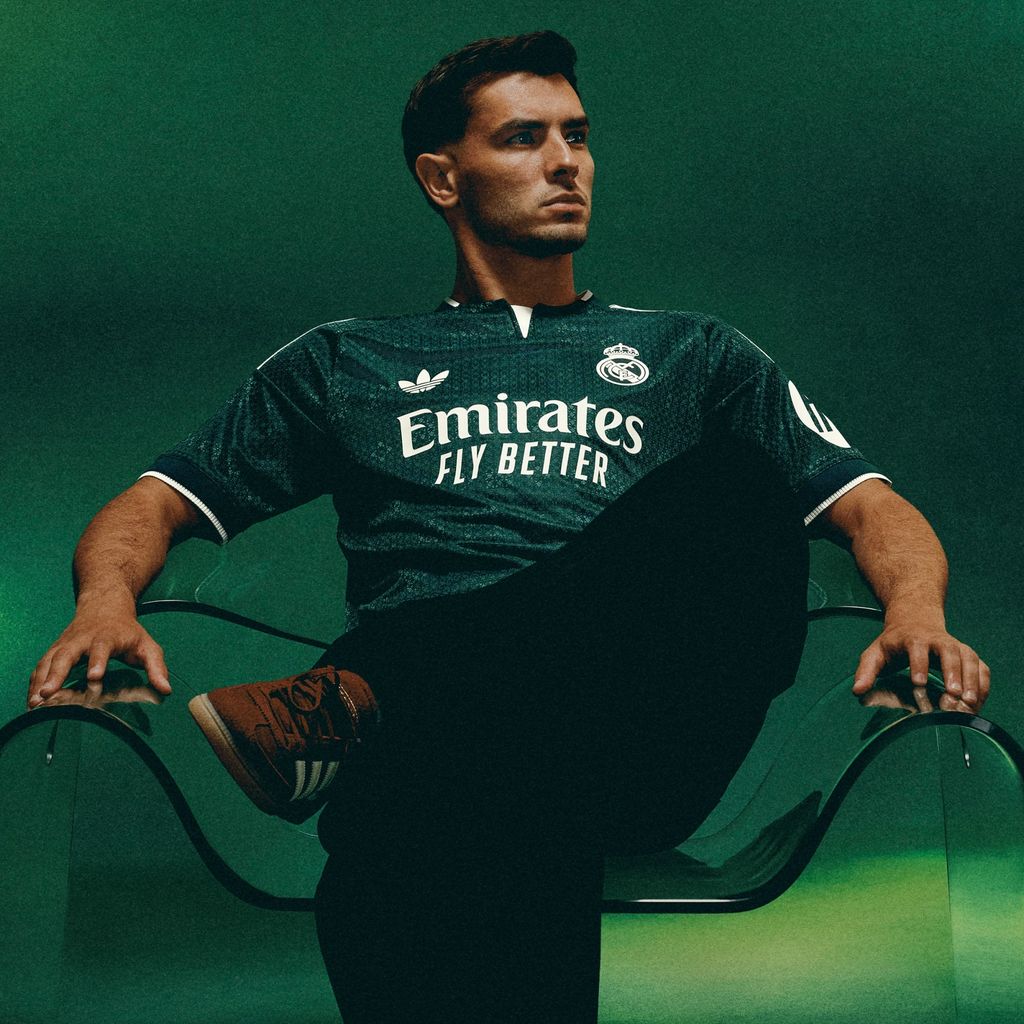 Adidas Real Madrid Away Authentic Jersey 26/27 Aurora Ivy JZ7219