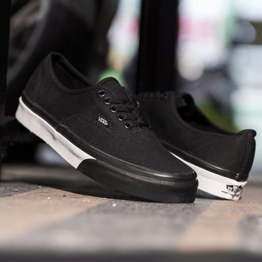 Vans Authentic Mono Bumper Black White