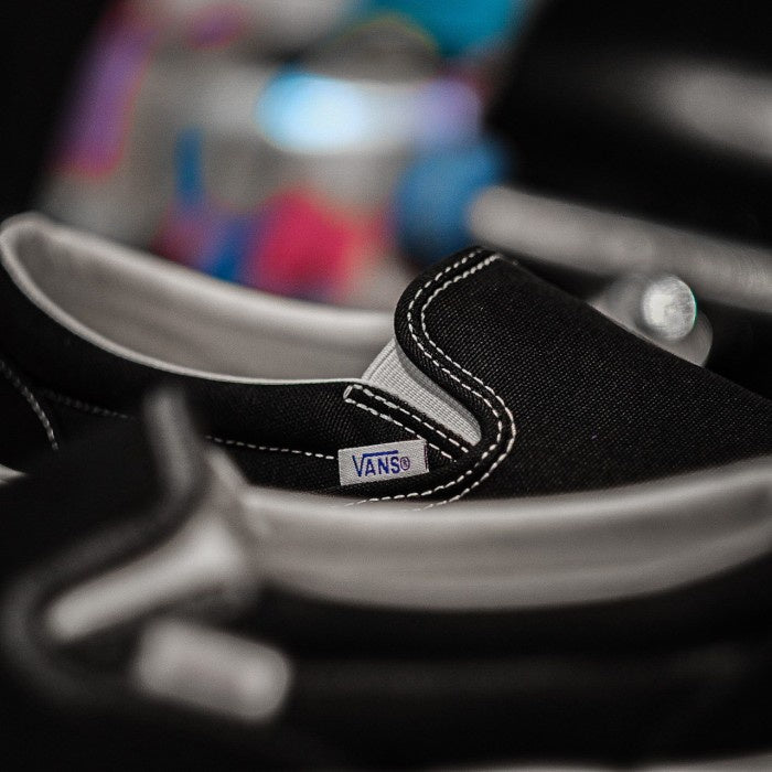 VANS VAULT SLIP ON OG BLACK / WHITE ORIGINAL