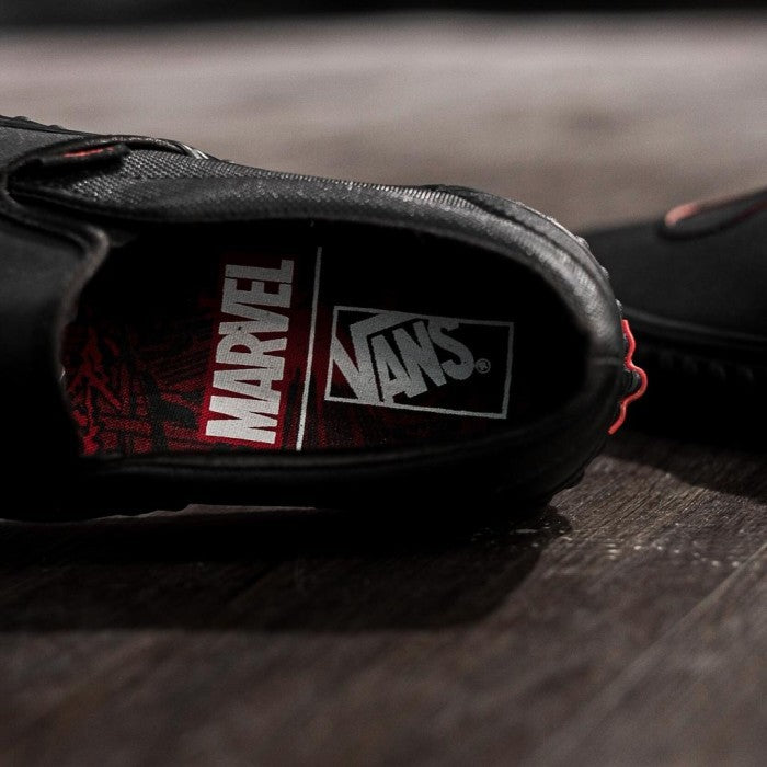 Vans X MARVEL Slip On Black Widow Bumper ORIGINAL