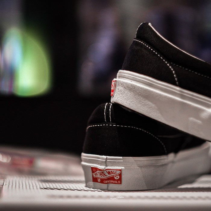VANS VAULT SLIP ON OG BLACK / WHITE ORIGINAL